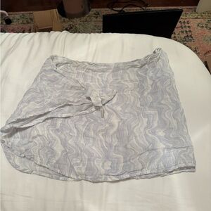 Lightweight Wavy Print Swim Sarong in Pale Blue & White